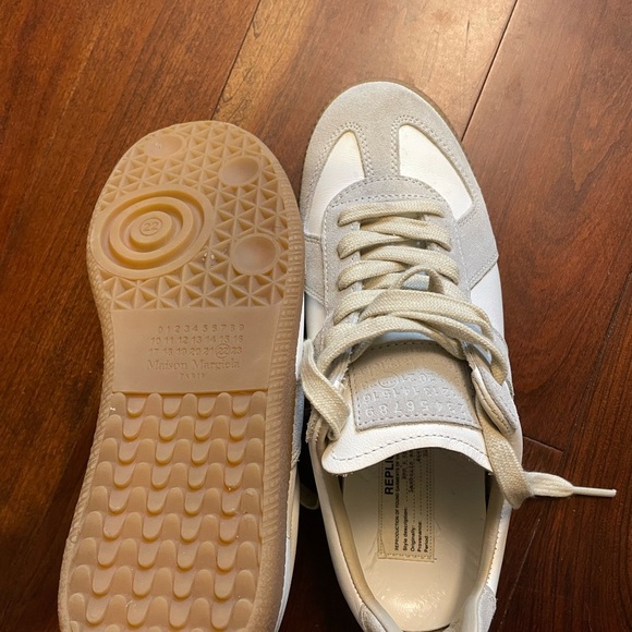 Authentic Maison Martin Margiela White and Gray Sneakers - Picture 2 of 9